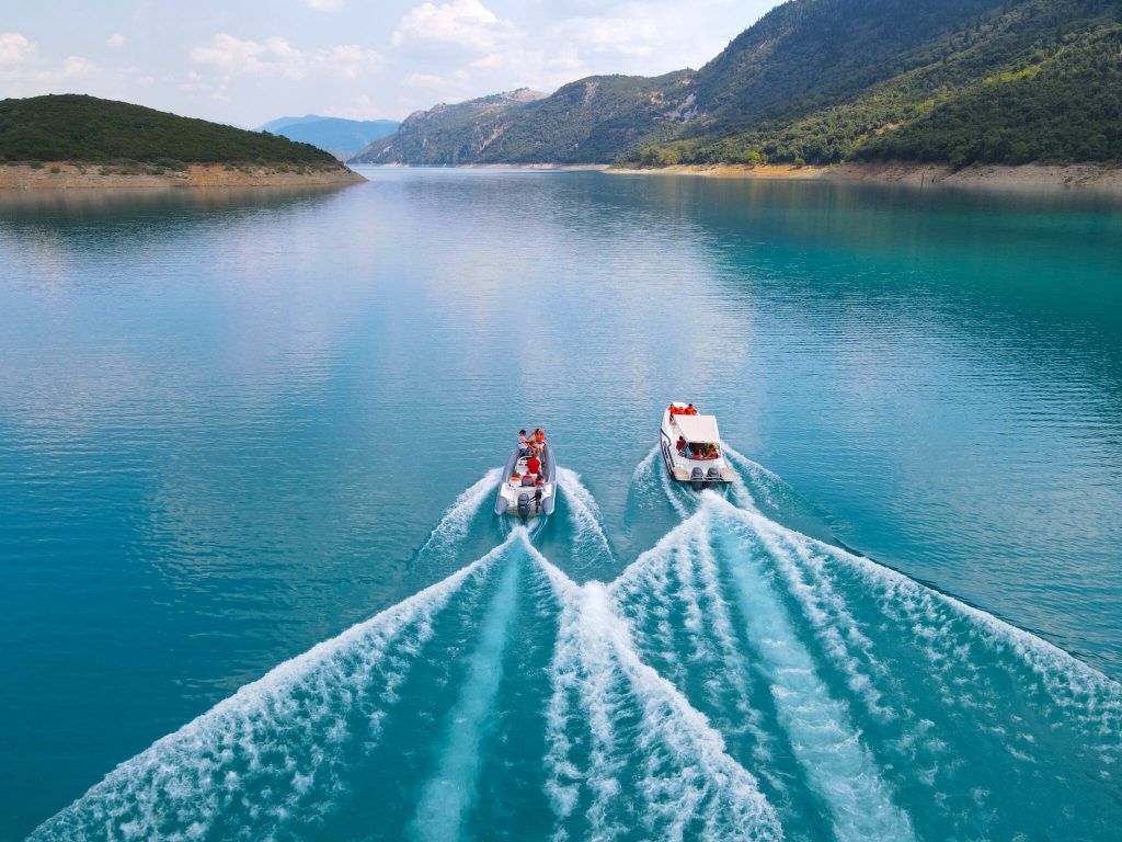 Βαρκάδα Λίμνη Κρεμαστών Lake tourss Mythica Chalet, Καρπενήσι